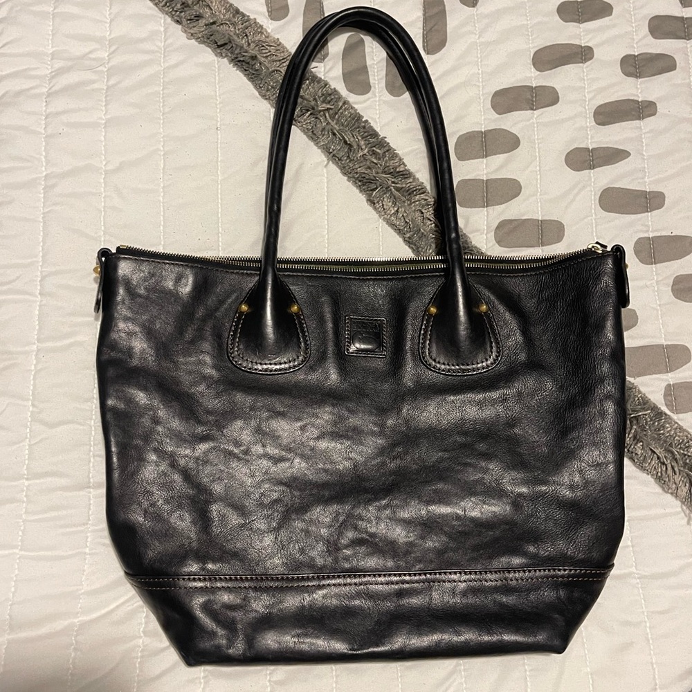 Gorgeous black leather Dooney & Bourke